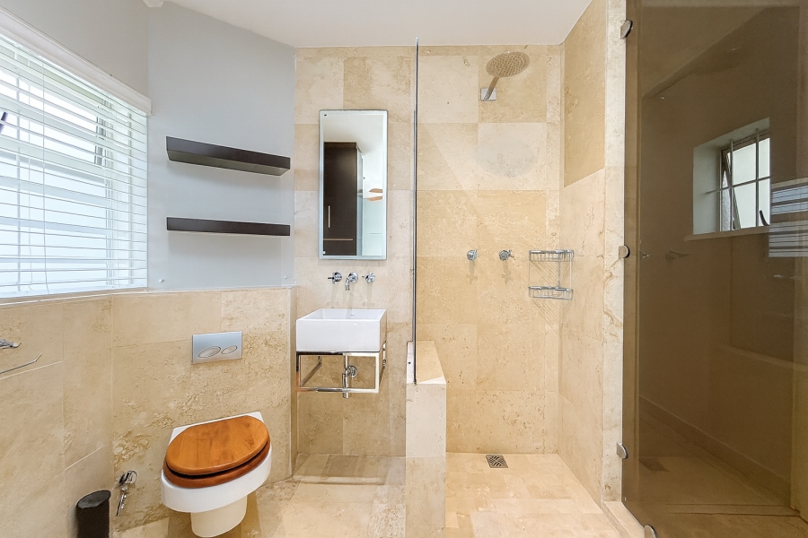 1 Bedroom Property for Sale in Sea Point Western Cape